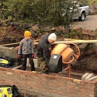 Kasvihuone vanhoista ikkunoista Kasvihuone vanhoista ikkunoista